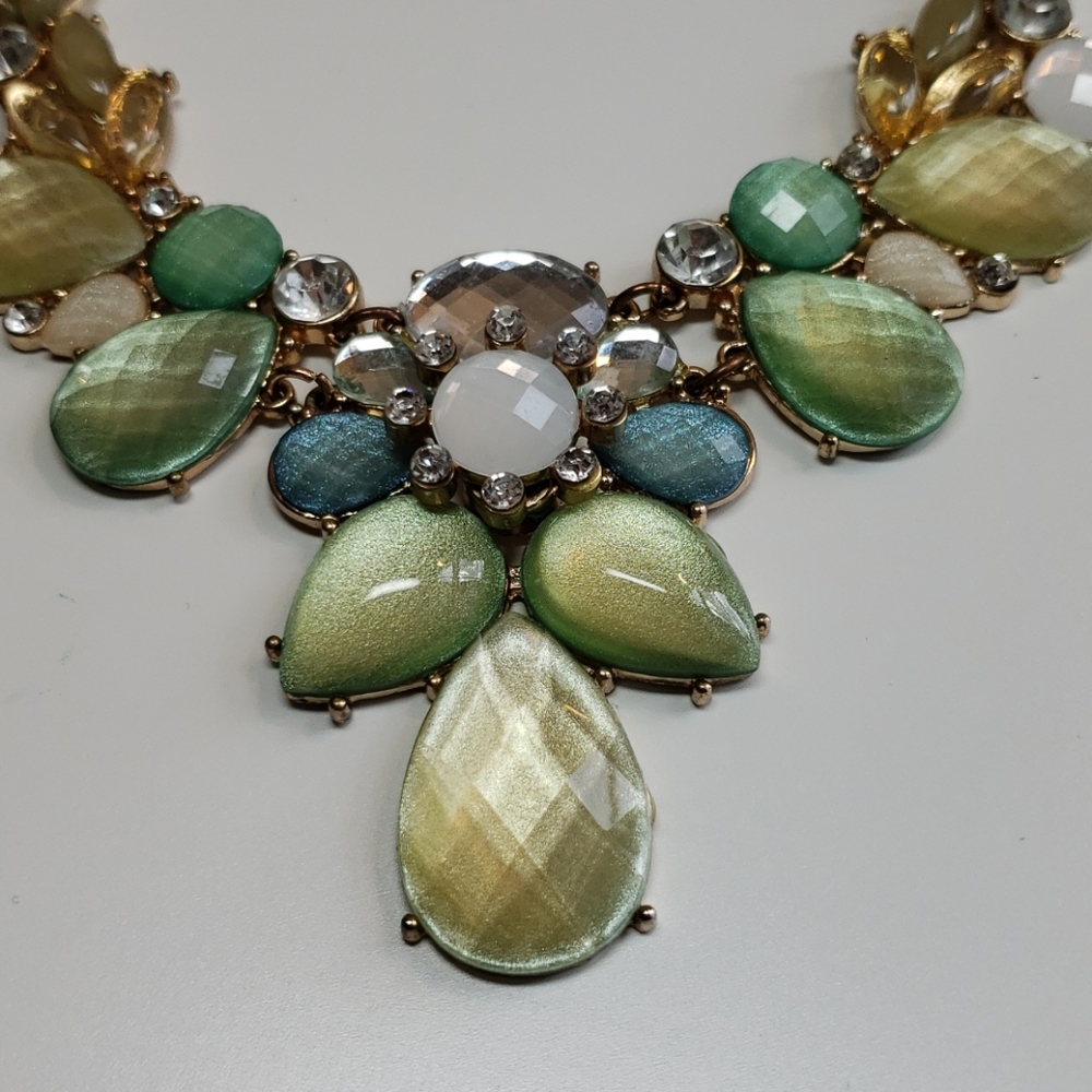 Shinny Green and Yellow Fashion Necklace